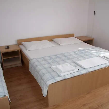 Ana Apartmán *