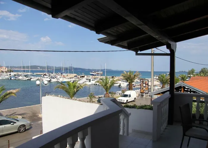 アパート Ana ビビニェ